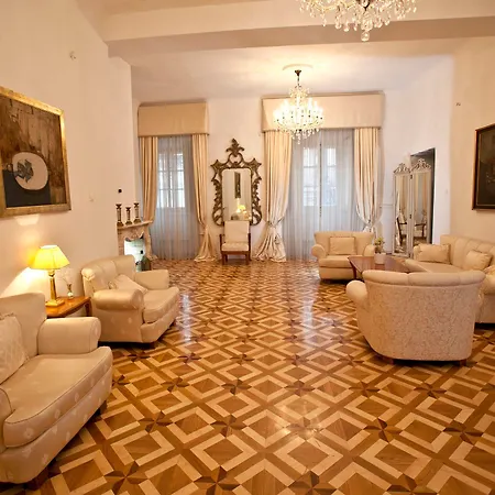 Antiq Palace - Historic Of Europe Lublana