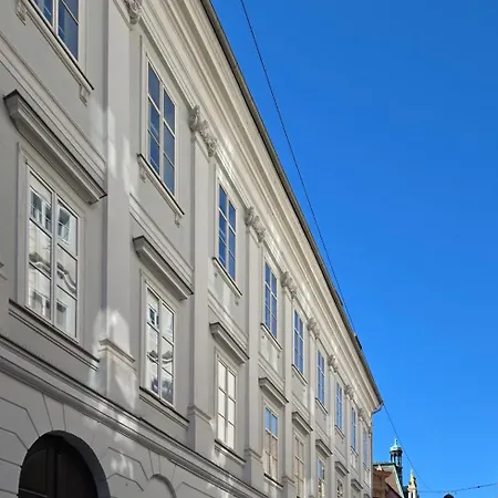 Antiq Palace - Historic Of Europe 3*