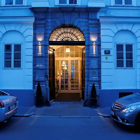 Antiq Palace - Historic Of Europe 3* 류블랴나