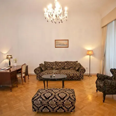Antiq Palace - Historic Of Europe 4*
