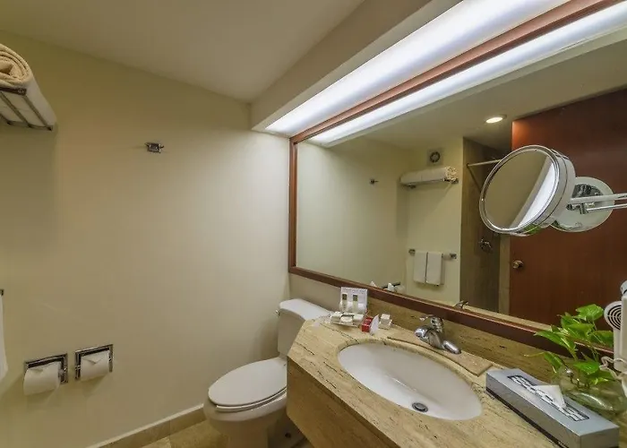 Antiq Palace - Historic Of Europe