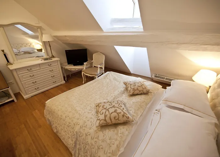 Antiq Palace - Historic Of Europe 3* Lubiana