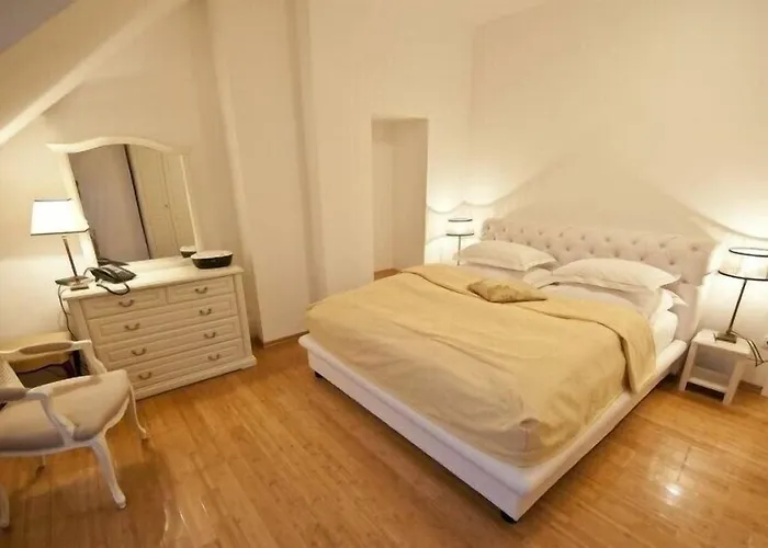 Antiq Palace - Historic Of Europe 3*