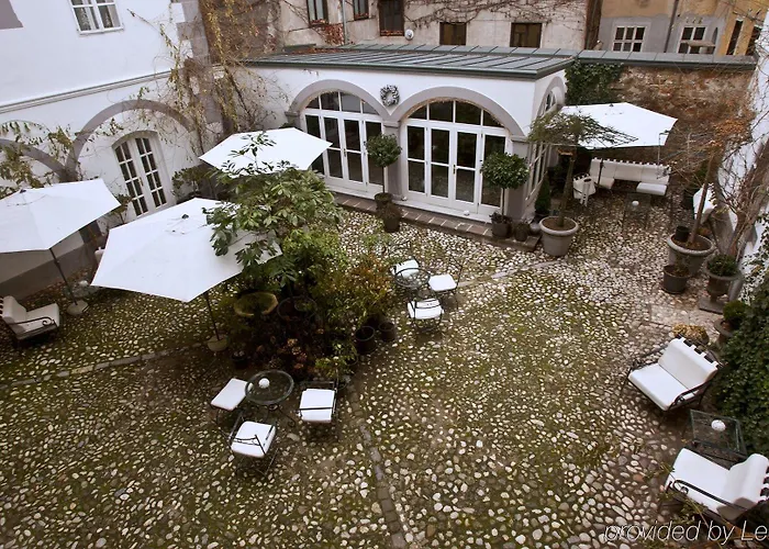 Antiq Palace - Historic Of Europe Lubiana