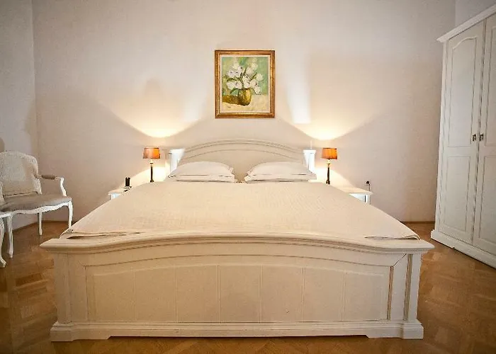 Antiq Palace - Historic Of Europe 3* Lubiana