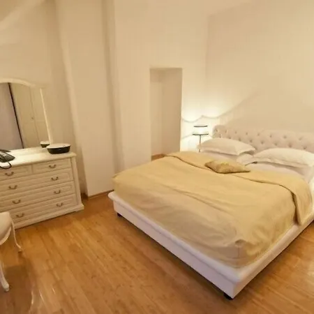 Antiq Palace - Historic Of Europe 3*