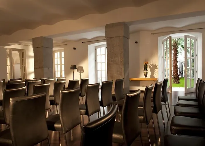 Antiq Palace - Historic Of Europe