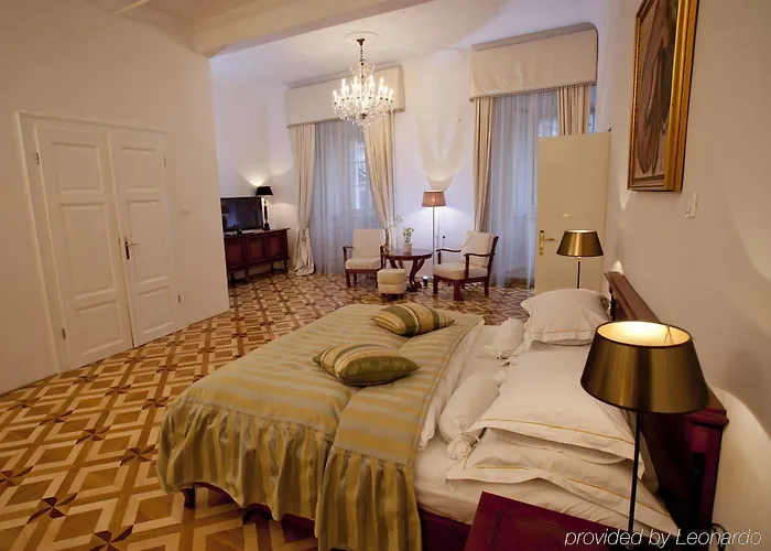 Antiq Palace - Historic Of Europe Отель 3*